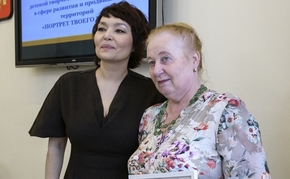 В Законодательном Собрании Новосибирской области наградили победителей VII Всероссийской детской творческой школы-конкурса в сфере развития и продвижения территорий «Портрет твоего края»