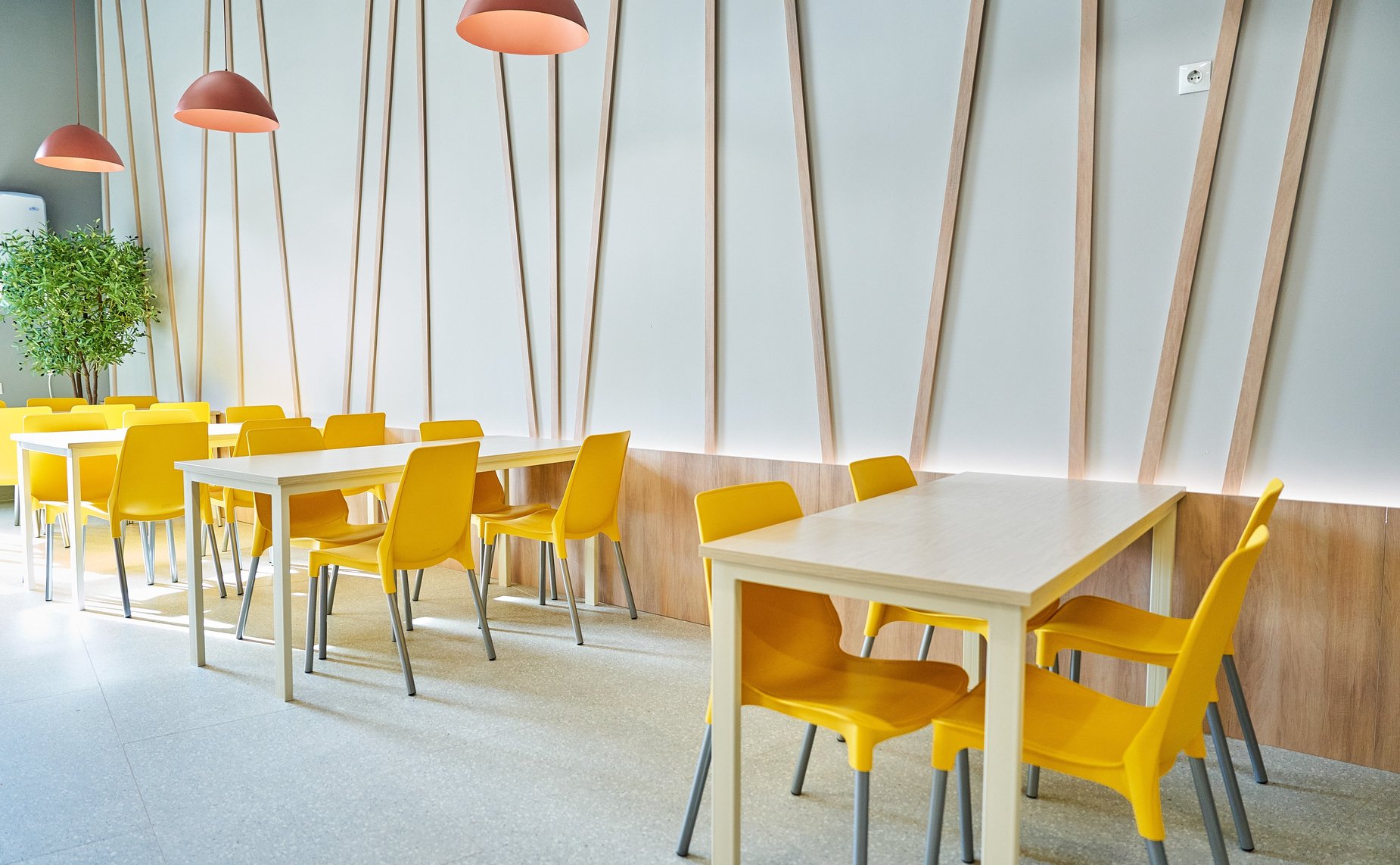 Первый заместитель Председателя СФ Владимир Якушев посетил новый корпус Югорского физико-математического IT-лицея в столице ХМАО Югре