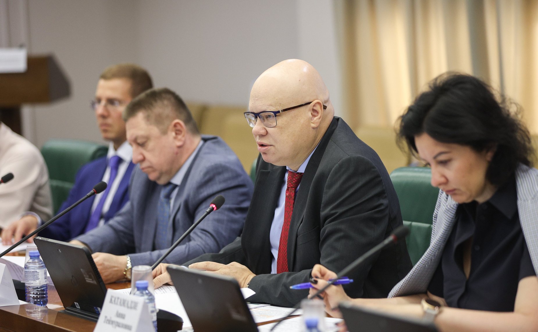 Круглый стол Комитета СФ по бюджету и финансовым рынкам на тему «Совершенствование законодательства, регулирующего закупочную деятельность в целях структурной перестройки экономики»