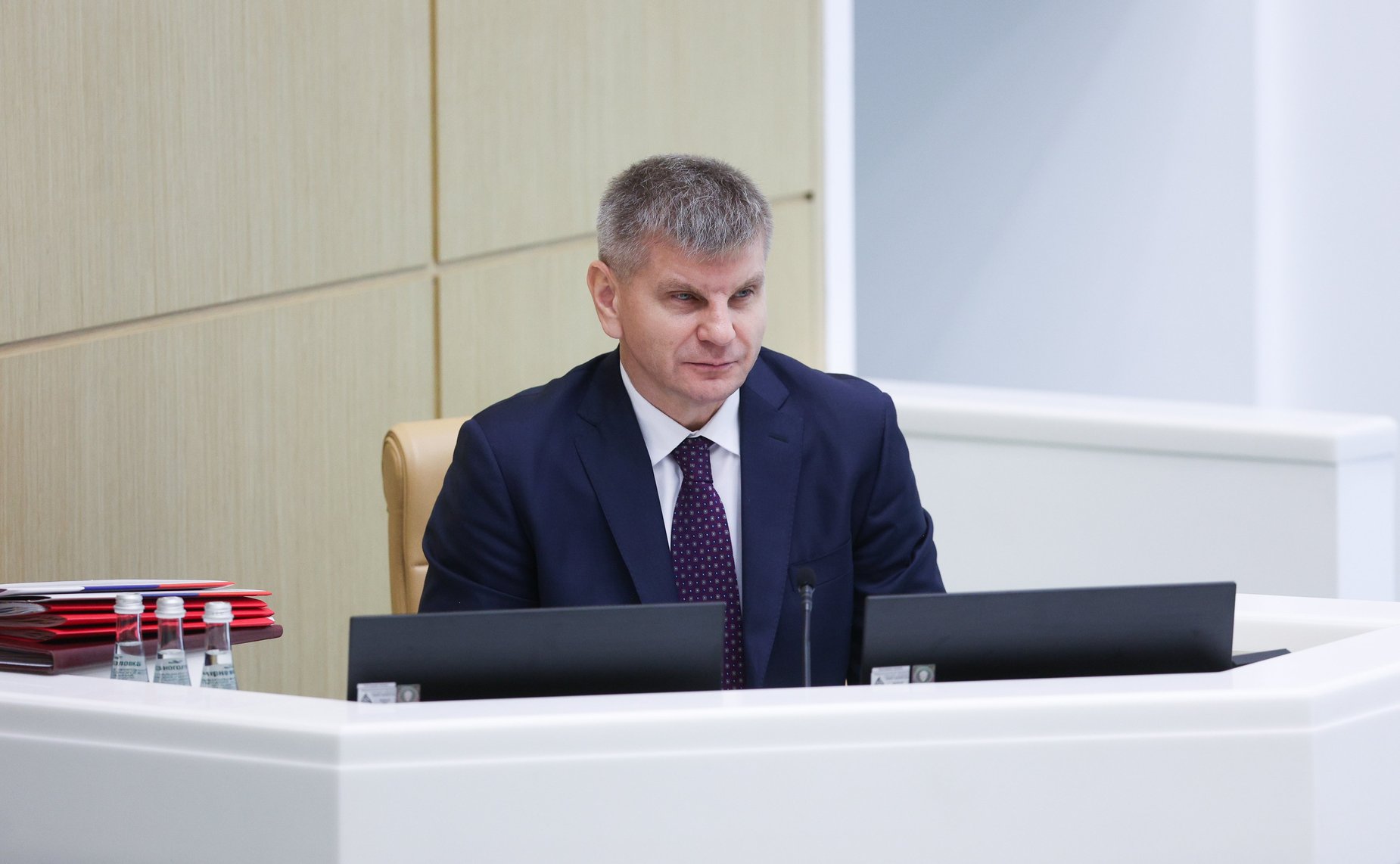 Геннадий Голов