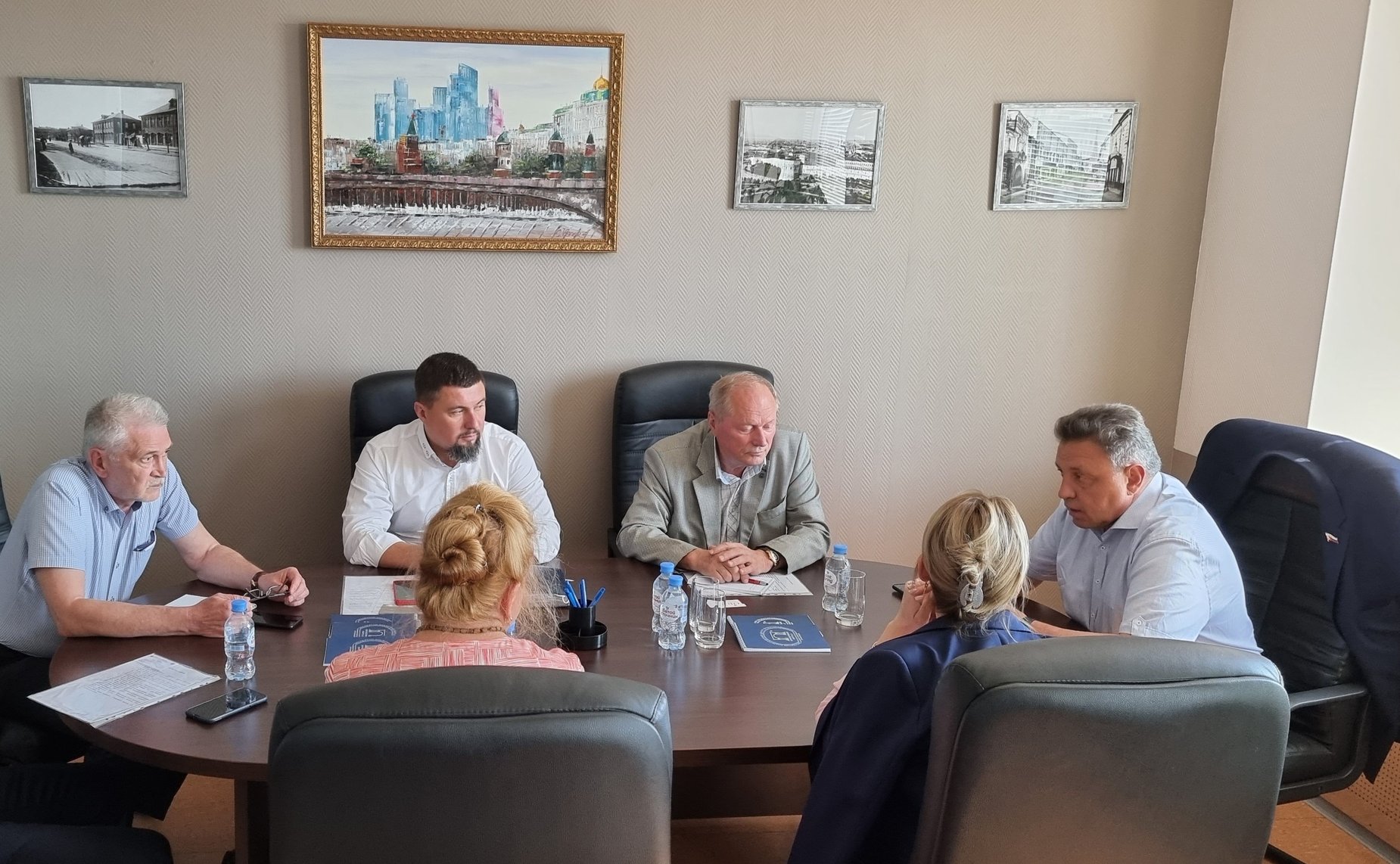 Вячеслав Тимченко принял участие в рабочей встрече с представителями предприятий и организаций строительной отрасли