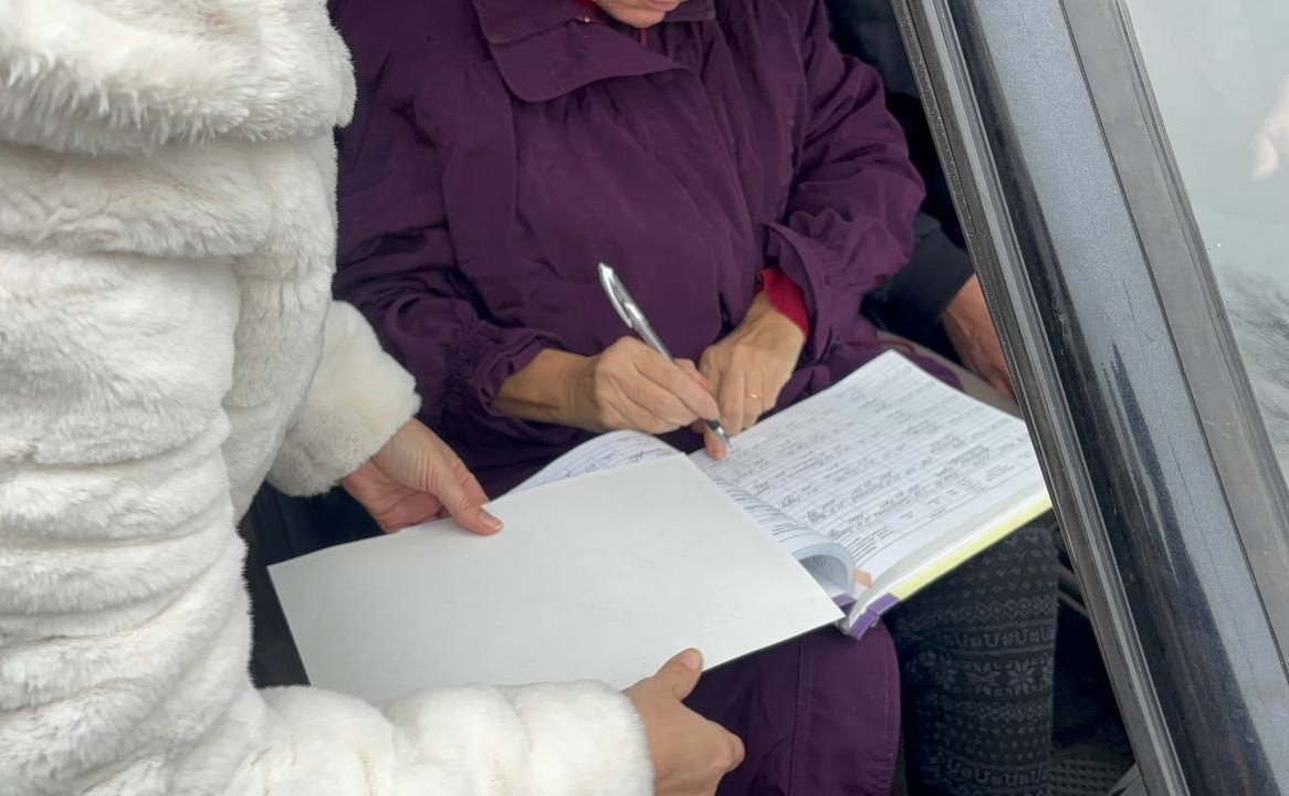 Игорь Кастюкевич помог жителям Херсонской области в решении их проблемных вопросов