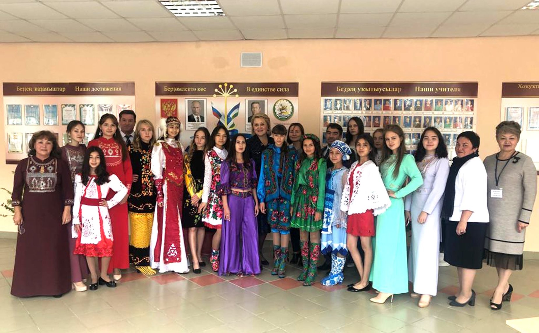 Лилия Гумерова приняла участие в торжественной линейке, посвященной Дню знаний и открытию школы с детским садом в г. Баймаке