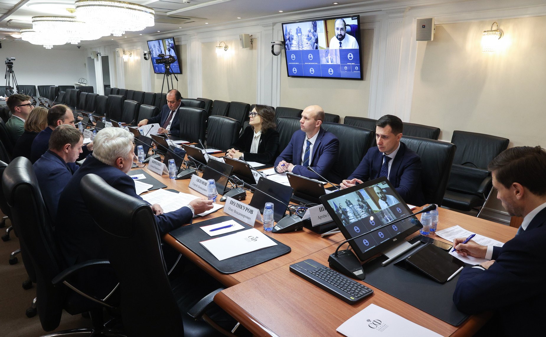 Круглый стол «Правовые аспекты обеспечения снижения зависимости от иностранных технологий и программного обеспечения. Развитие российского производства электронных компонентов, в том числе микрочипов»