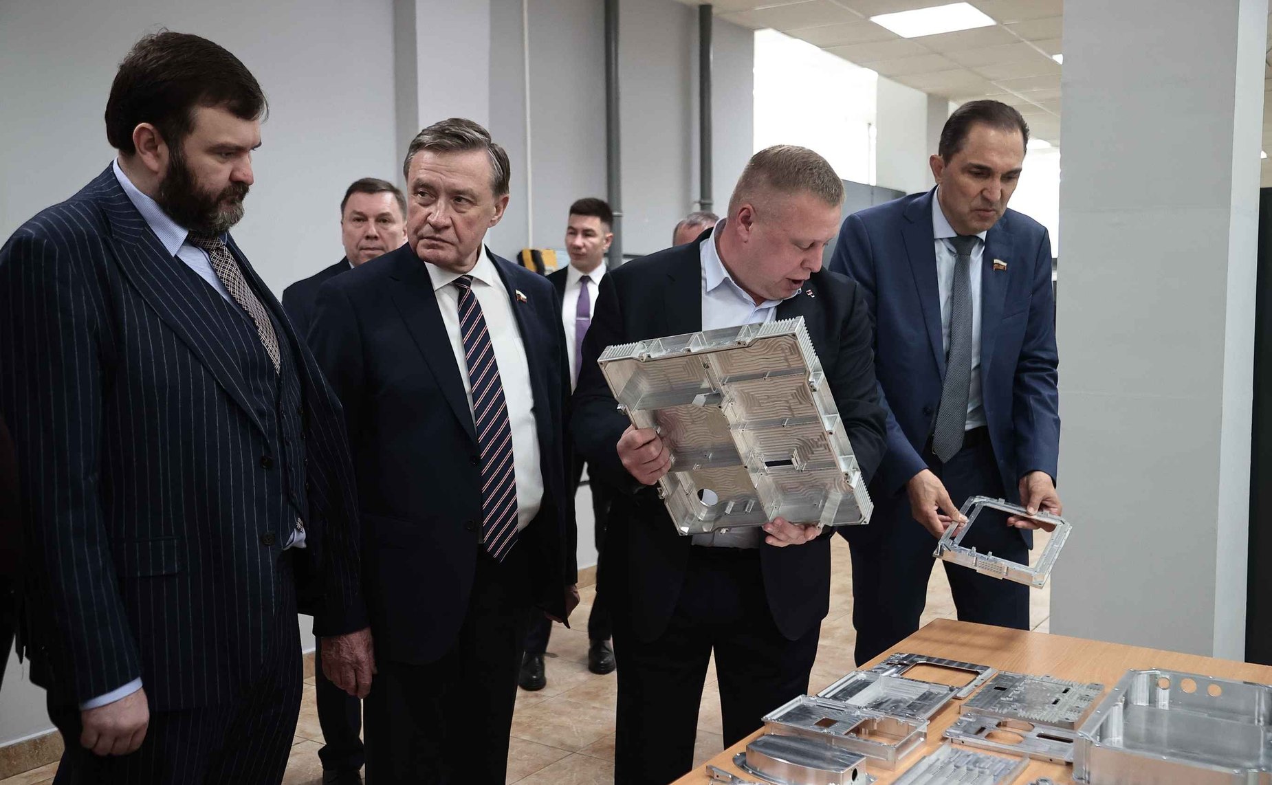 Сенаторы РФ посетили АО «Ульяновское конструкторское бюро приборостроения»