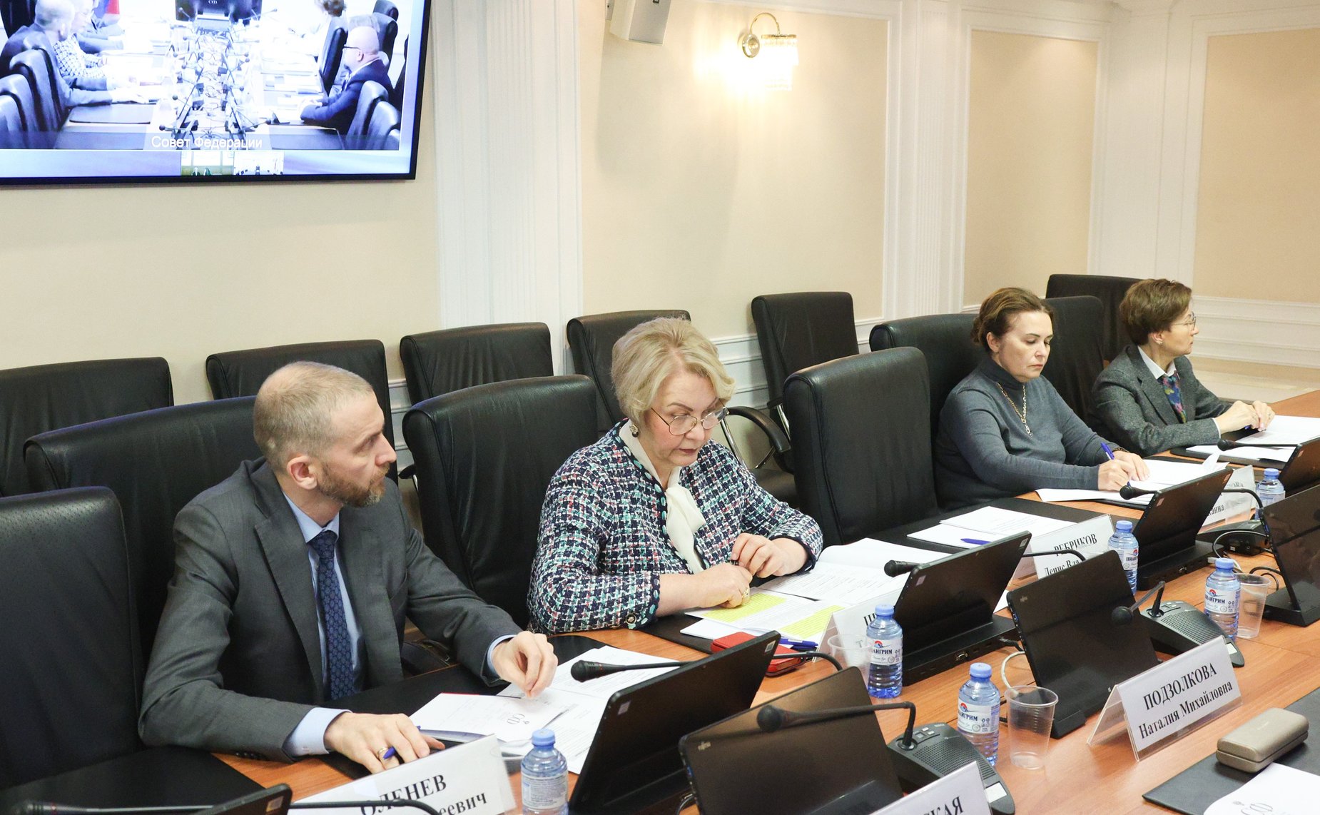 Круглый стол Комитета СФ по социальной политике «Актуальные вопросы повышения доступности инновационных медицинских технологий в интересах матери и ребенка»