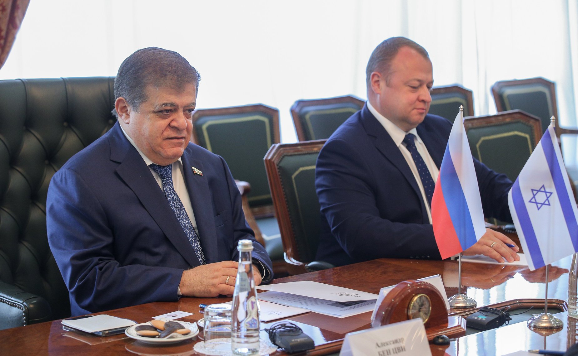 Встреча первого заместителя председателя Комитета СФ по международным делам Владимира Джабарова с Чрезвычайным и полномочным Послом Государства Израиль в РФ Александром Бен Цви