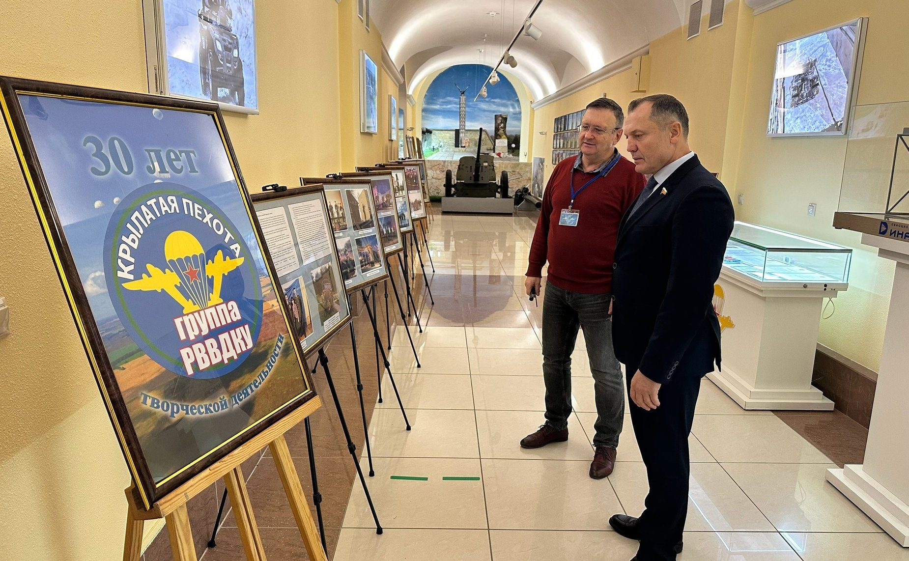 Игорь Мурог поздравил ансамбль Рязанского воздушно-десантного училища «Крылатая пехота» с 30-летием