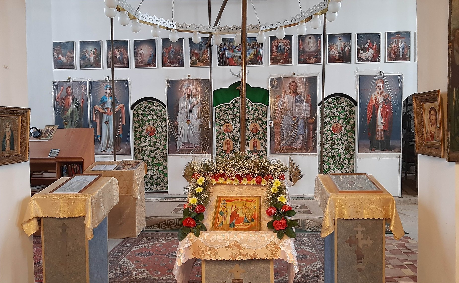 Сенатор Сергей Мартынов проверил ход работ по реконструкции храма в Илети