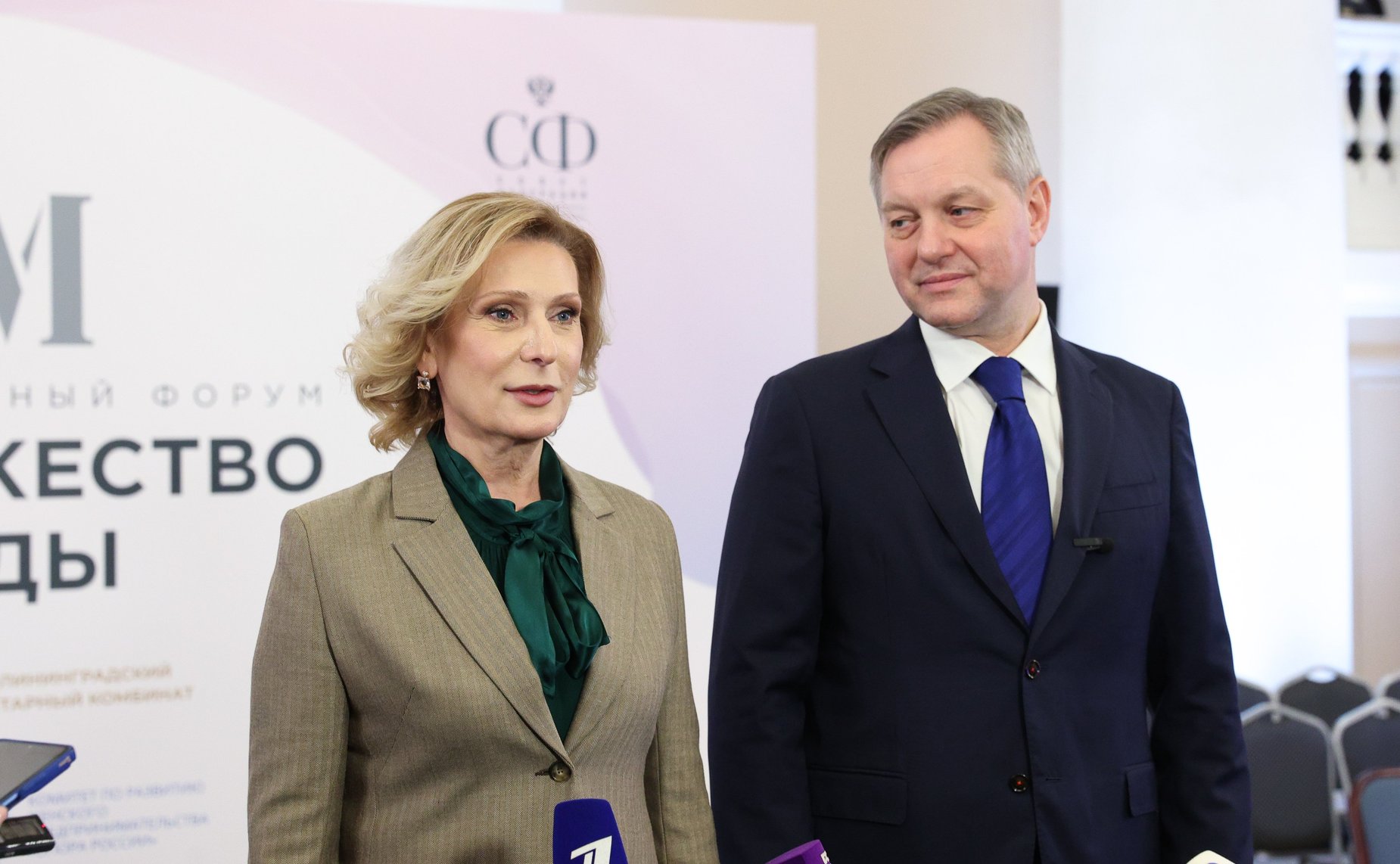 Пресс-подход Инны Святенко. III международный форум «Содружество моды»