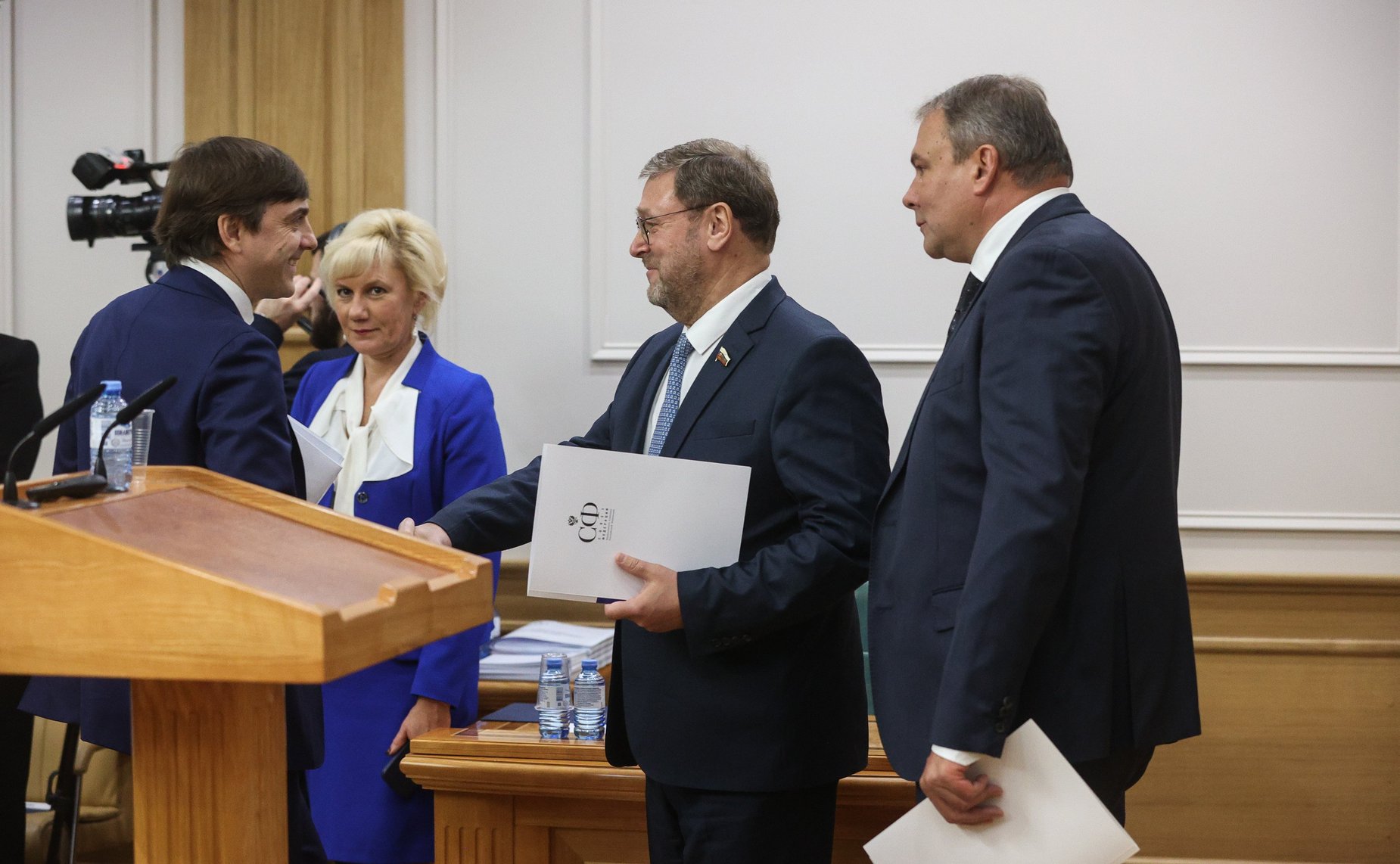 Парламентские слушания на тему «Государственная политика в сфере сохранения, защиты и развития русского языка: состояние, проблемы и пути решения»