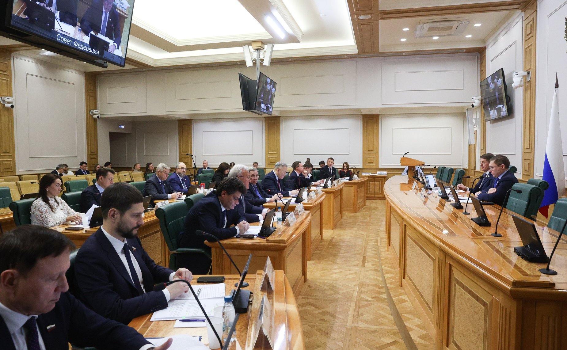 Заседание Комитета Совета Федерации по федеративному устройству, региональной политике, местному самоуправлению и делам Севера