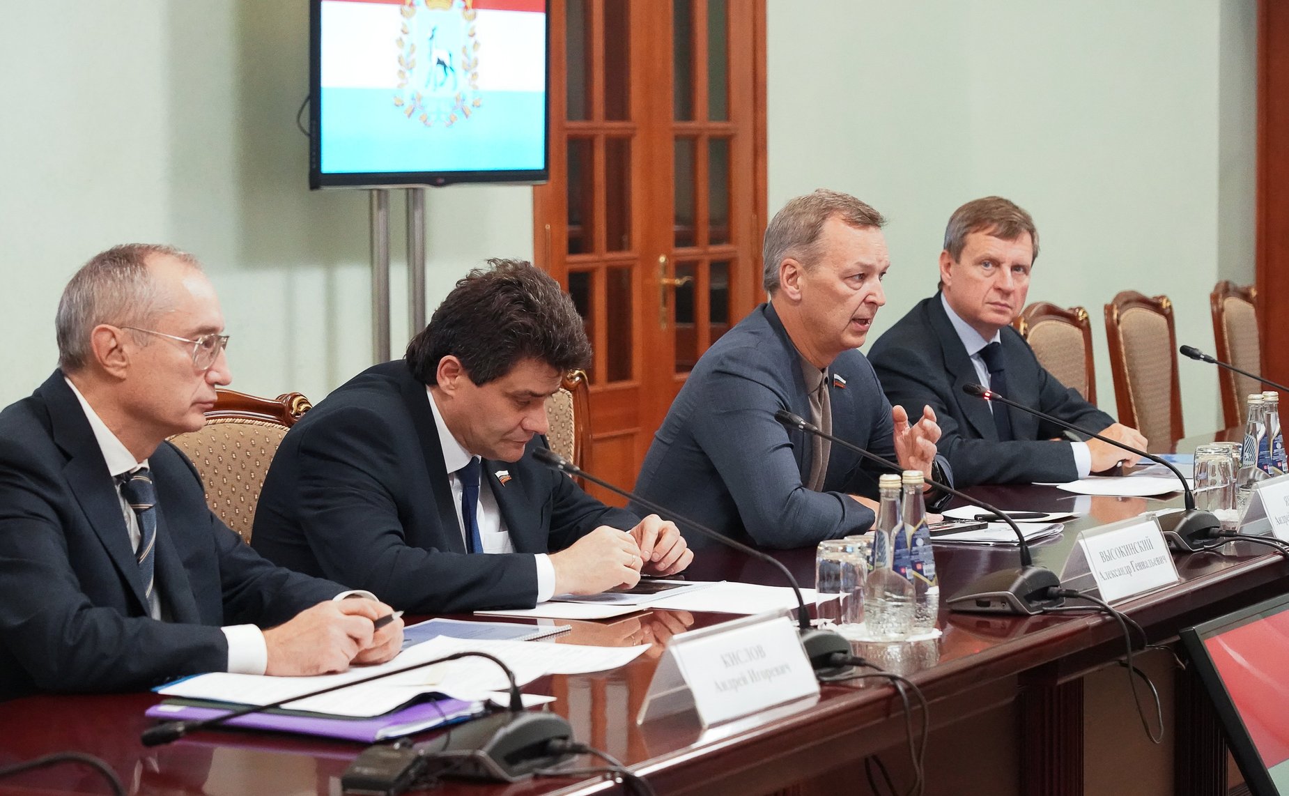 Первый заместитель Председателя Совета Федерации Андрей Яцкин провел совещание о ходе реализации Постановления СФ «О государственной поддержке социально-экономического развития Самарской области»