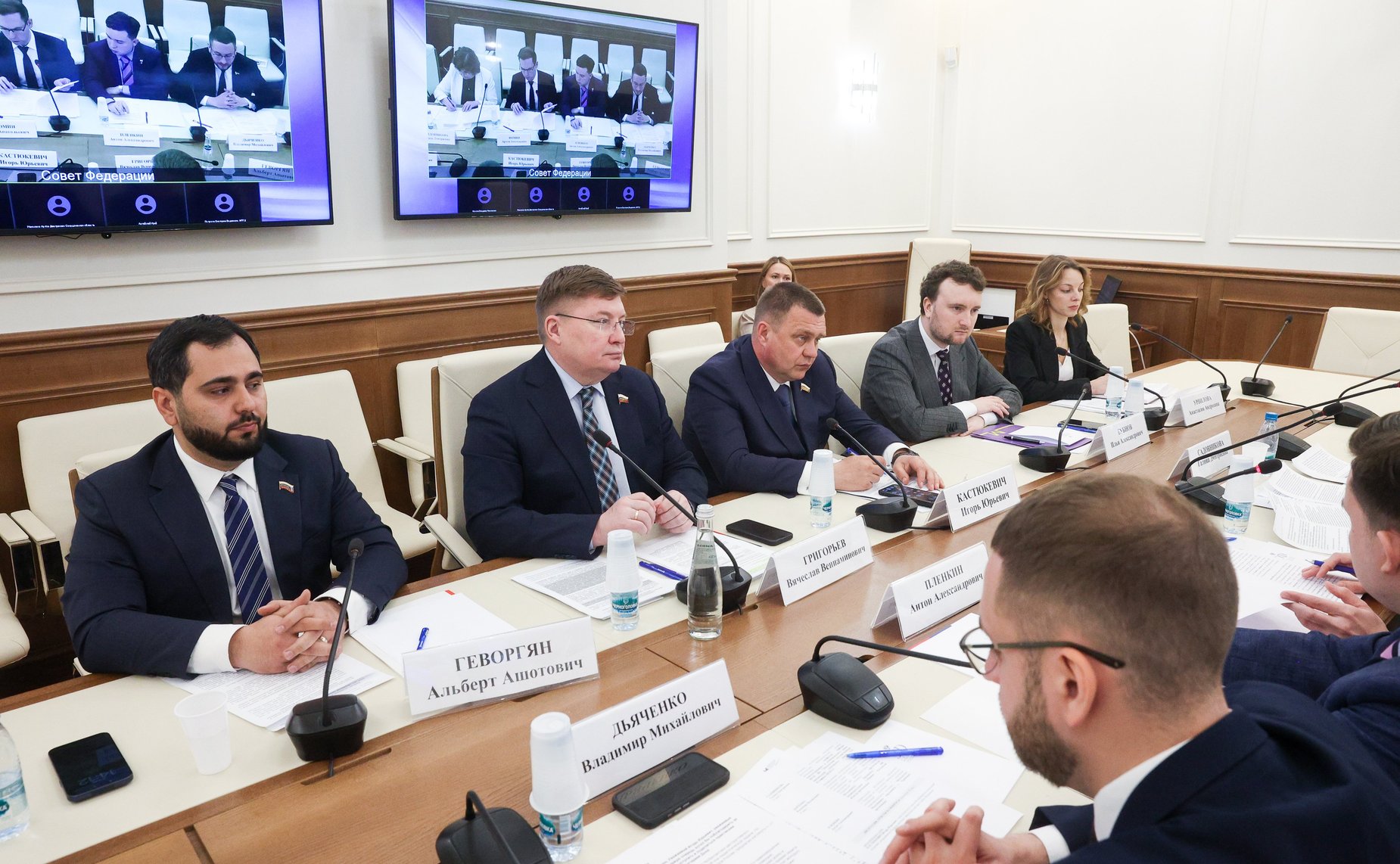 Совещание Комитета СФ по социальной политике «Молодежный парламентаризм: международные практики и стратегические ориентиры для субъектов Российской Федерации»