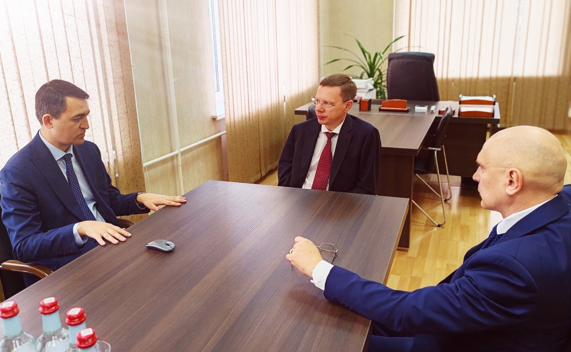 Виталий Назаренко ознакомился с работой Единого информационного расчетного центра (ЕИРЦ) региона