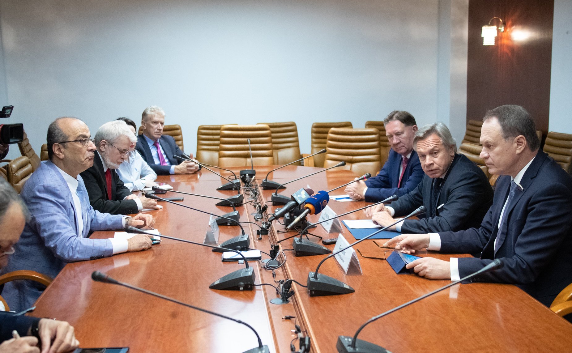 Встреча А. Пушкова с представителями иностранных СМИ