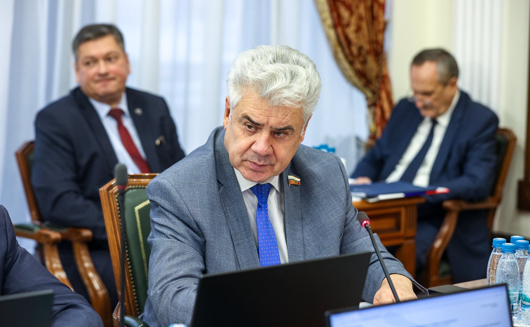 Виктор Бондарев