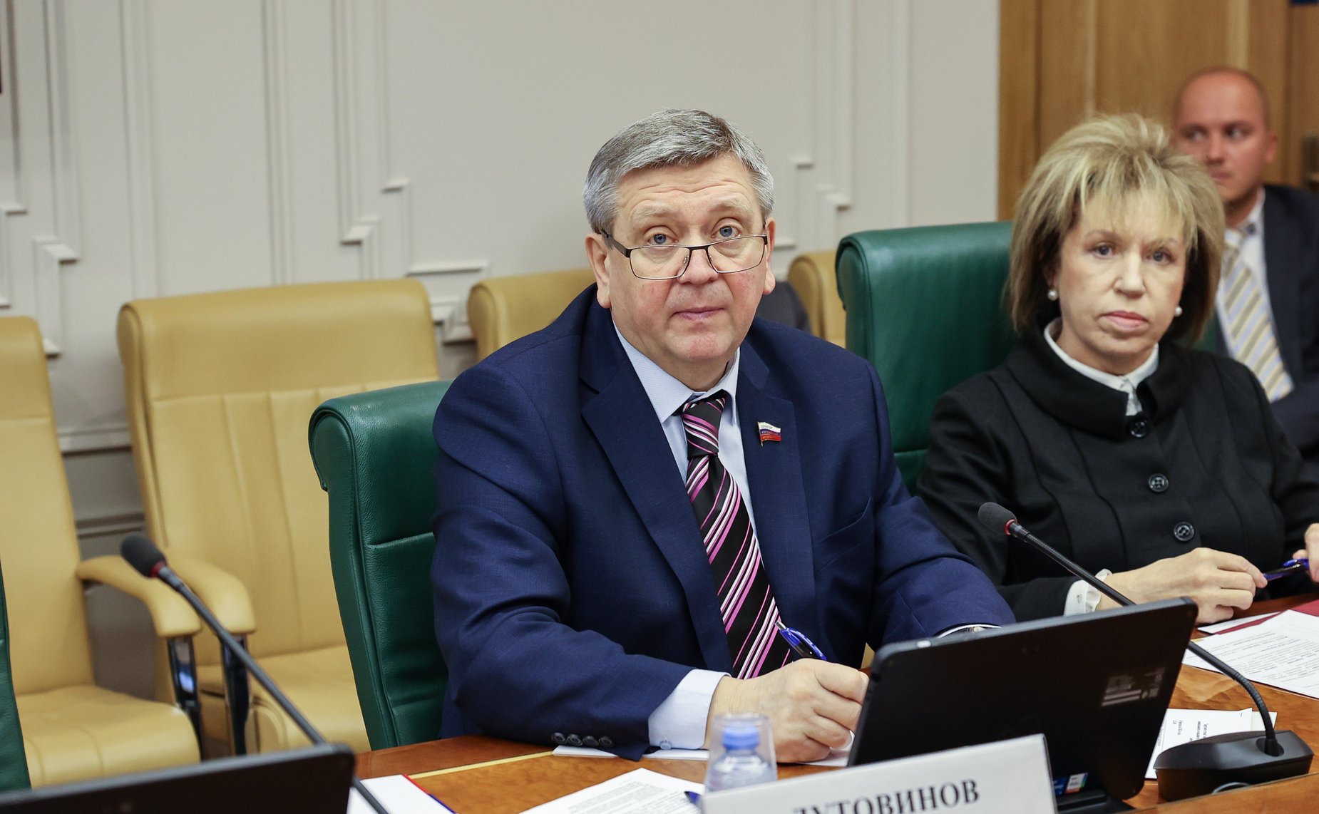 Александр Лутовинов