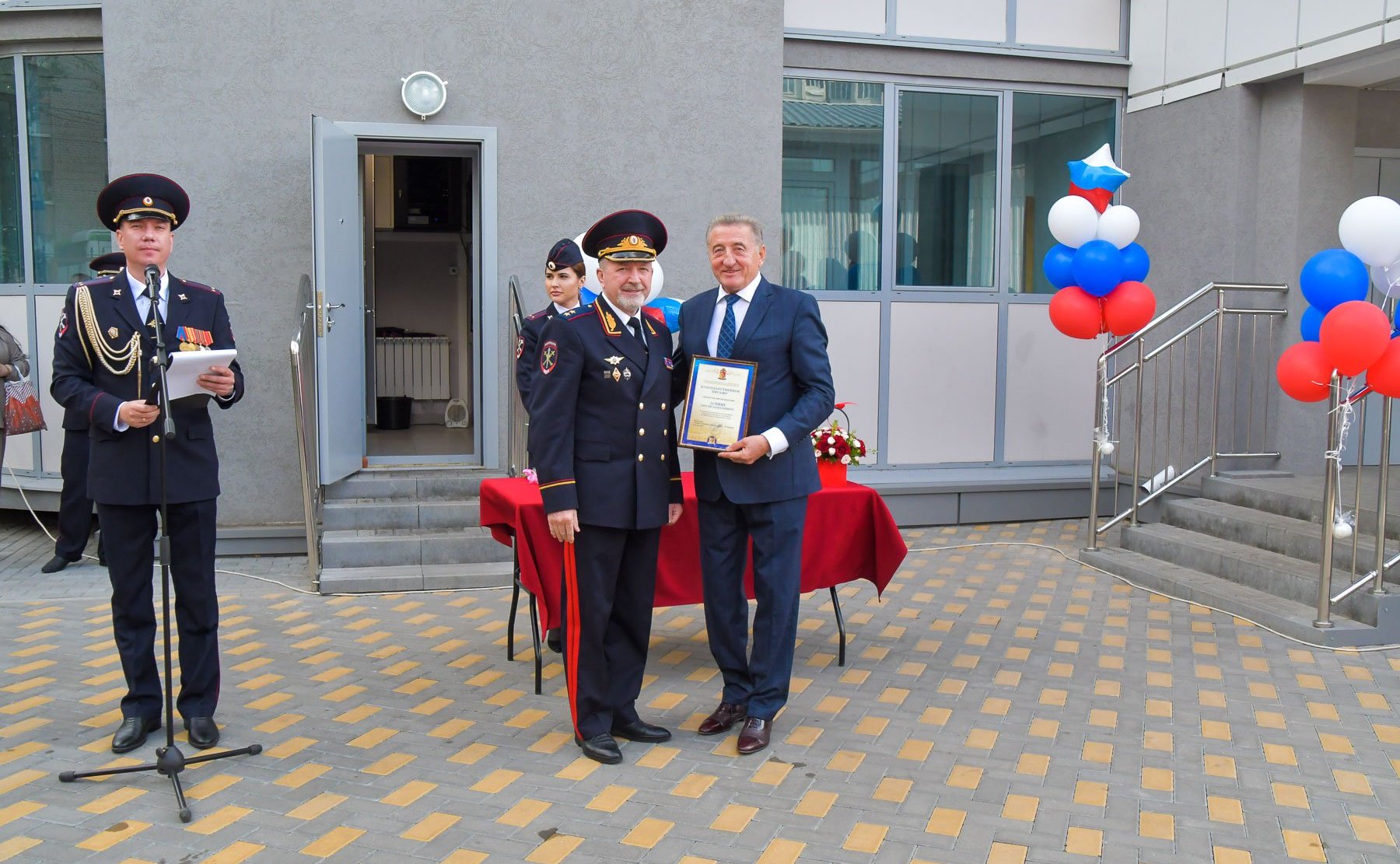 Сергей Лукин принял участие в церемонии открытия дома, построенного для сотрудников МВД