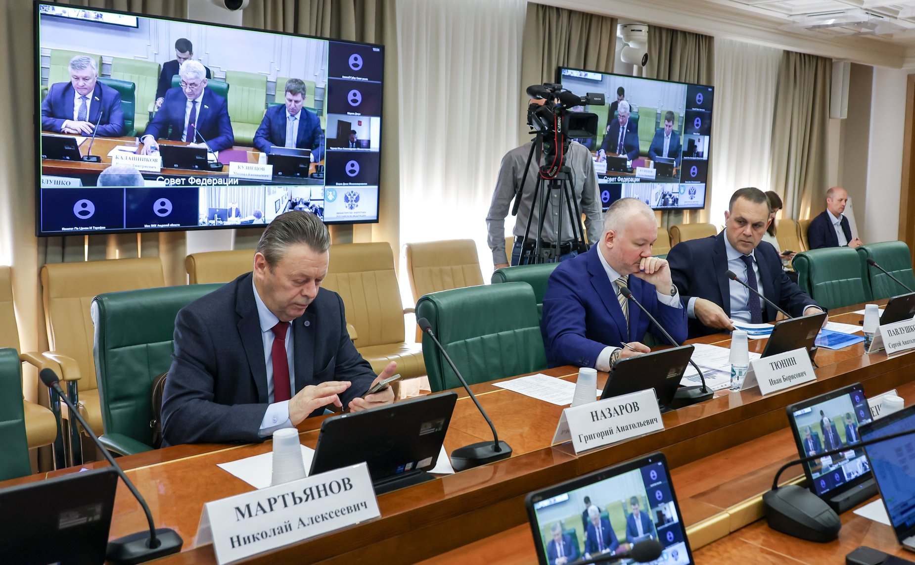 Круглый стол на тему «Сбалансированное развитие энергетического комплекса на территории Дальневосточного федерального округа с учетом перехода на механизмы конкурентного рынка в условиях роста спроса на электрическую энергию»