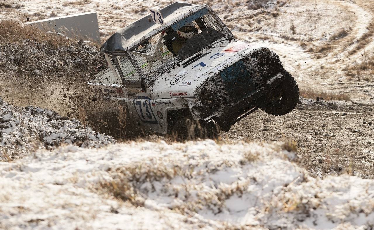 Соревнования по автокроссу в селе Арское прошли при участии сенатора Айрата Гибатдинова и главы региона Алексея Русских