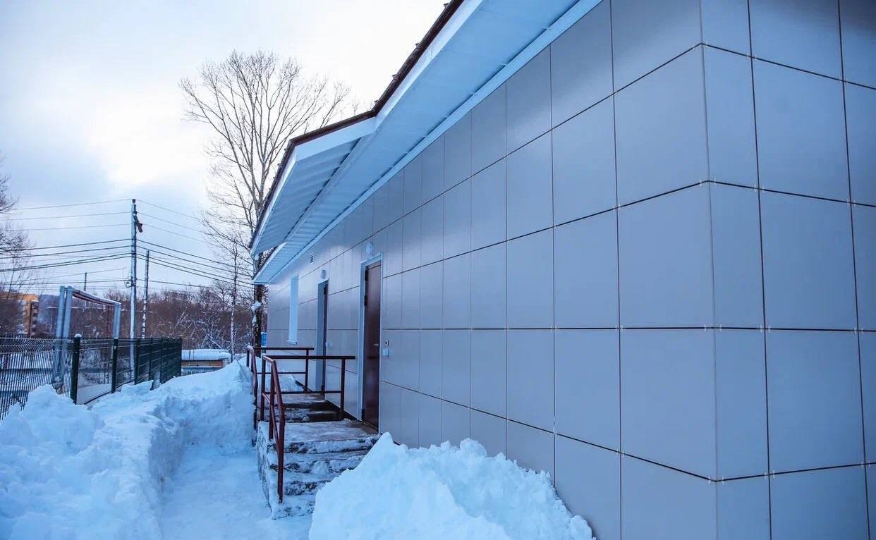 Андрей Хапочкин принял участие в открытии фельдшерско-акушерского пункта в селе Углезаводское Долинского района