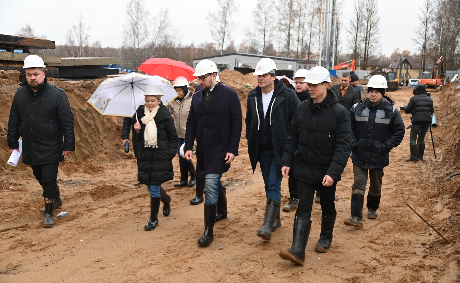 Сенаторы РФ осмотрели строящейся корпус Смоленского областного онкологического клинического диспансера