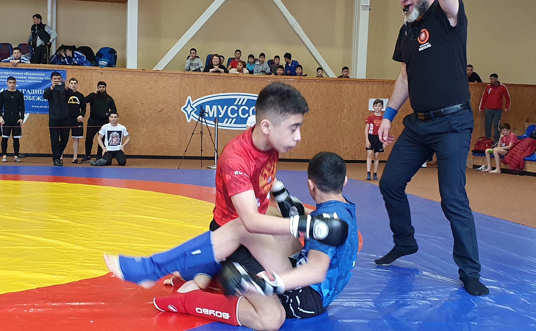 Сергей Колбин принял участие в церемонии торжественного открытия чемпионата и первенства Южного федерального округа по спортивной борьбе панкратион