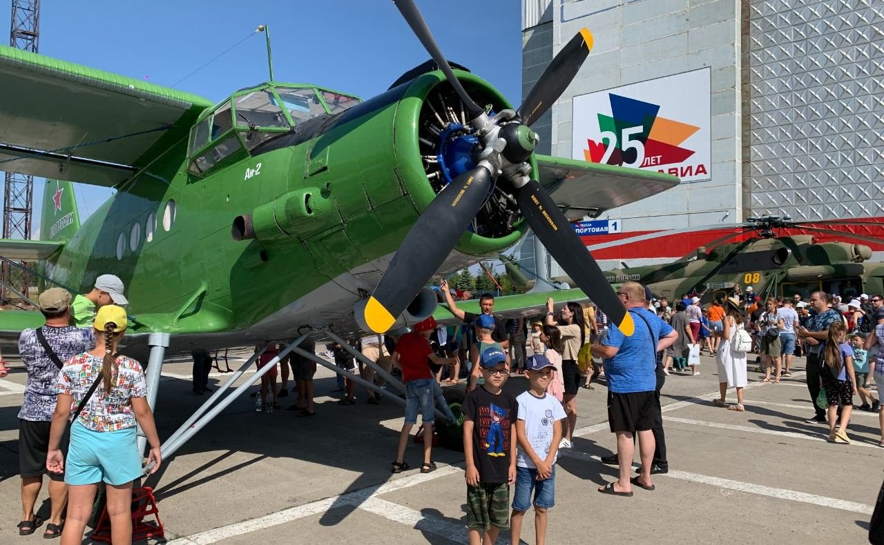 Сергей Рябухин поздравил жителей Ульяновской области с Днем Воздушного Флота России
