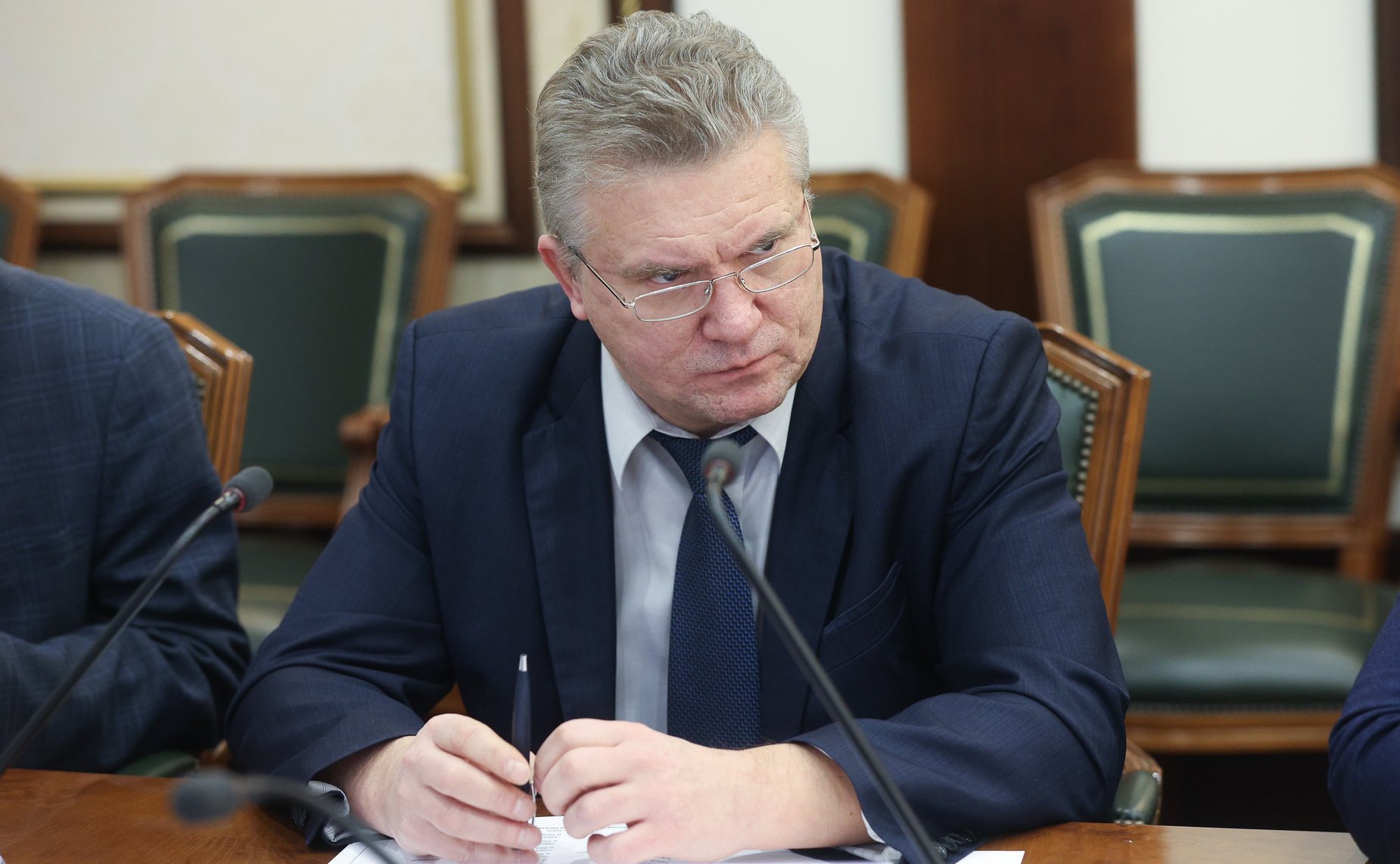 Совещание на тему «О мерах, направленных на снижение уровня некомплекта личного состава органов внутренних дел РФ, реализацию социальных гарантий и установленных льгот сотрудникам и работникам указанных органов»