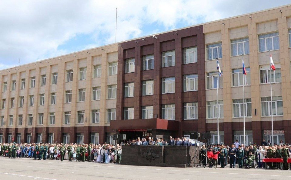 Юрий Воробьев принял участие в церемонии выпуска молодых специалистов Военного ордена Жукова университета радиоэлектроники