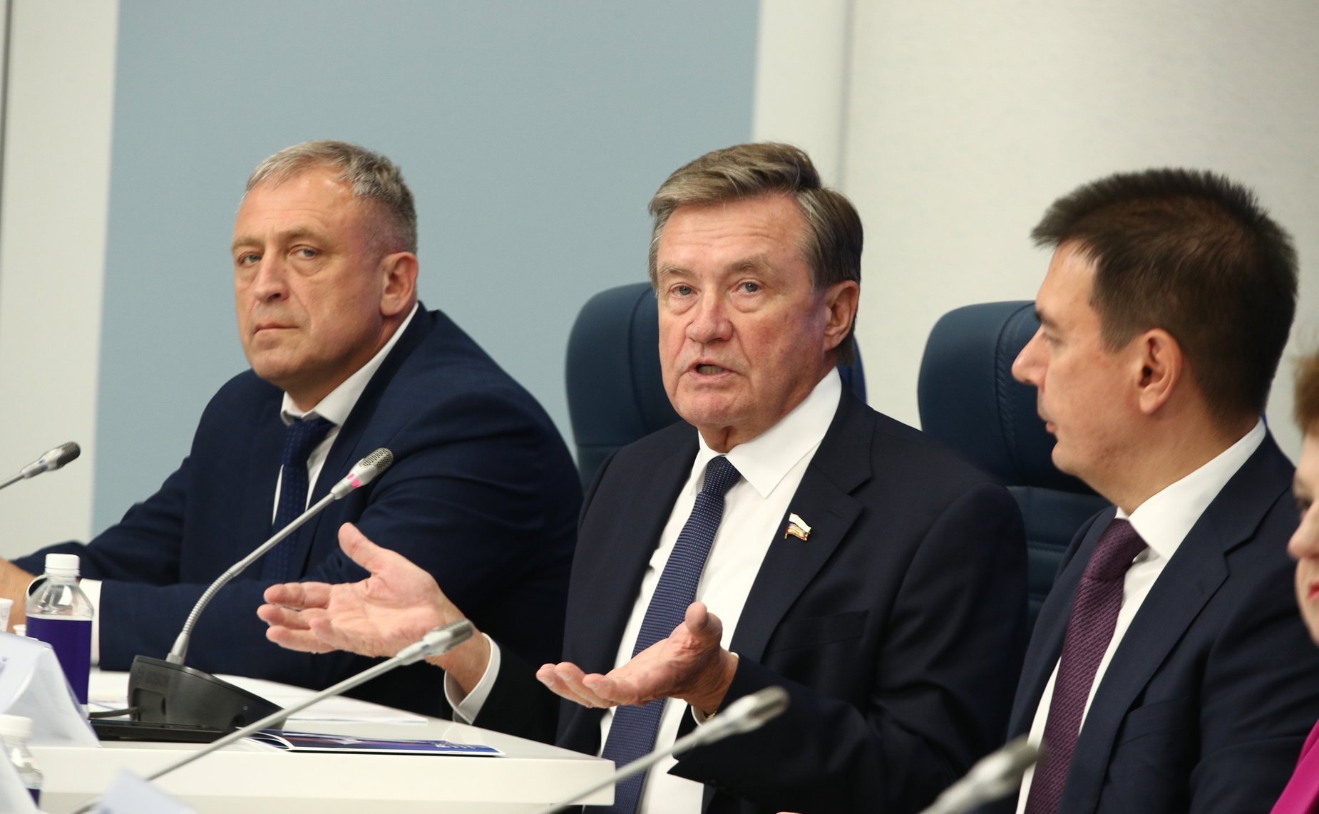 В пресс-центре ТАСС первый заместитель председателя Комитета СФ по бюджету и финансовым рынкам Сергей Рябухин принял участие в пресс-конференции, посвященной пилотному рейтингу деятельности контрольно-счетных палат субъектов РФ