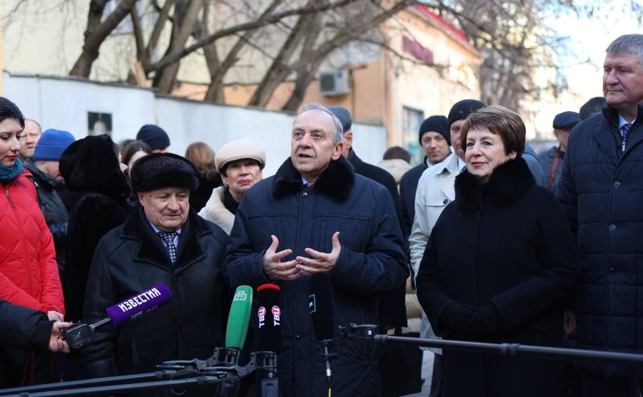 Екатерина Алтабаева приняла участие в открытии фотовыставки, посвященной одиннадцатой годовщине воссоединения Севастополя и Крыма с Россией