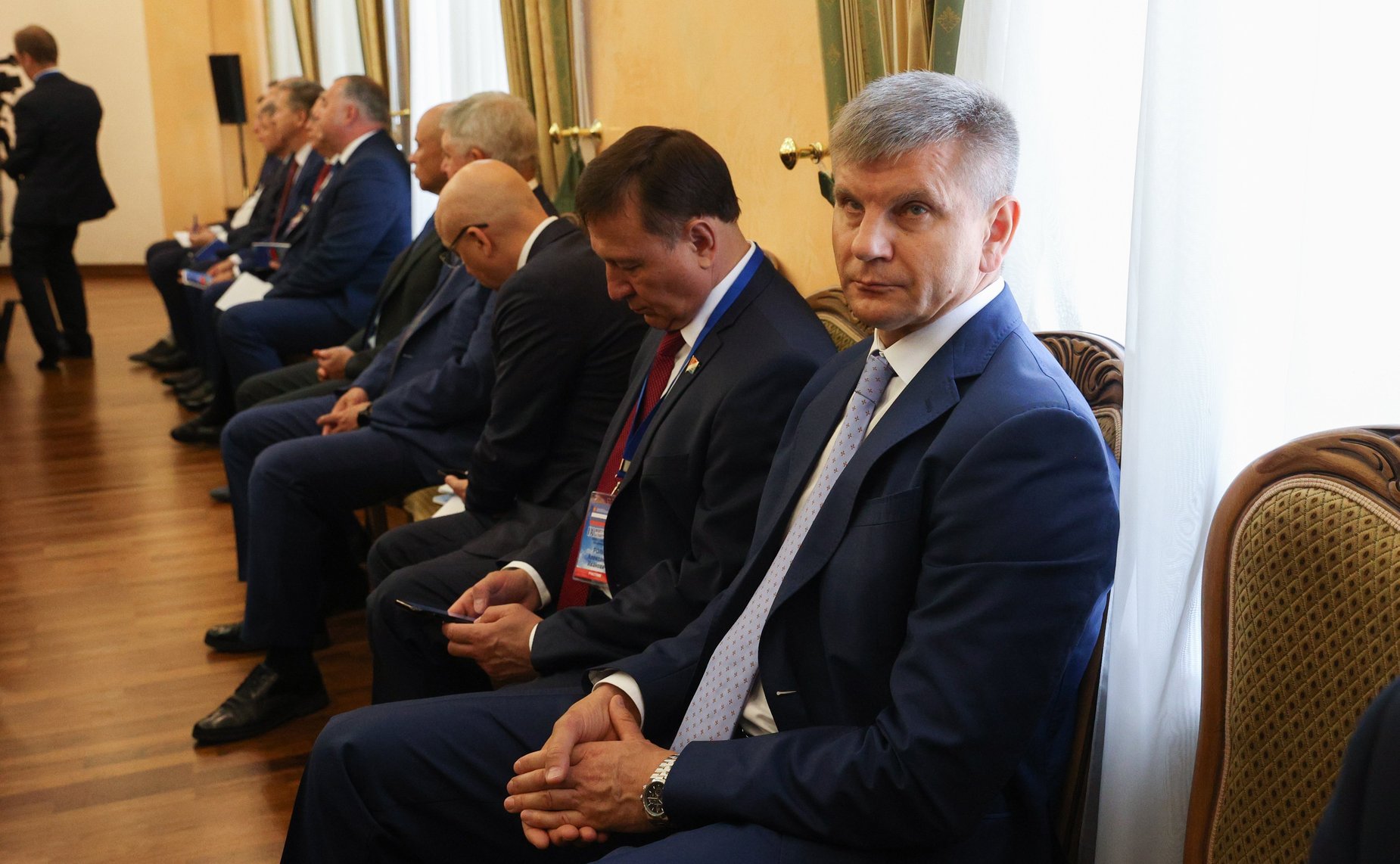 Геннадий Голов