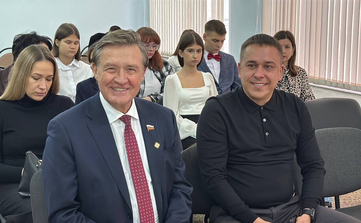 В Ульяновске прошла торжественная церемония награждения победителей IX Всероссийской детской творческой школы-конкурса «Портрет твоего края»