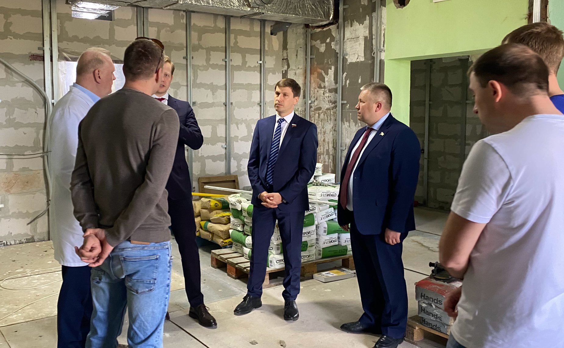 Иван Новиков в рамках поездки в Архангельскую область посетил Госпиталь для ветеранов войн