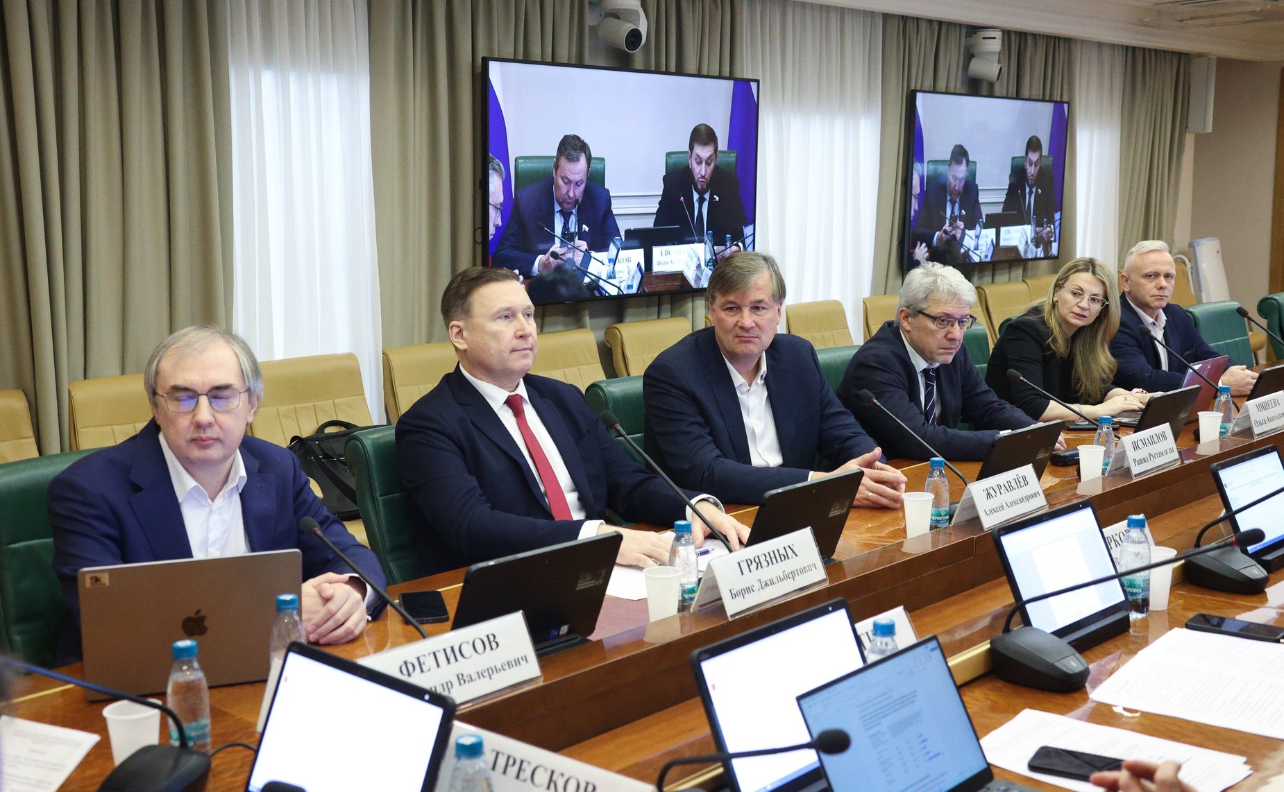 Круглый стол на тему «Развитие экосистемы отечественного программного обеспечения: стратегии поддержки стартапов и малых предприятий в сфере информационных технологий»