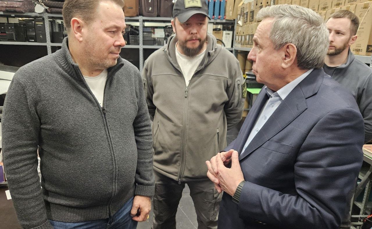 Владимир Городецкий посетил Федерацию гонок дронов в Новосибирской области