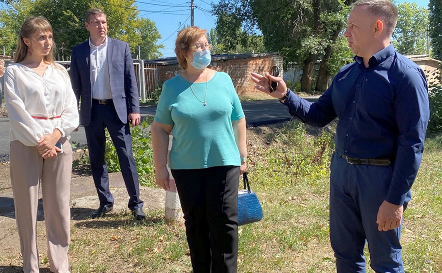 Олег Алексеев вместе с представителями общественности и органов региональной и муниципальной власти осмотрел новые дома в поселке Геофизик