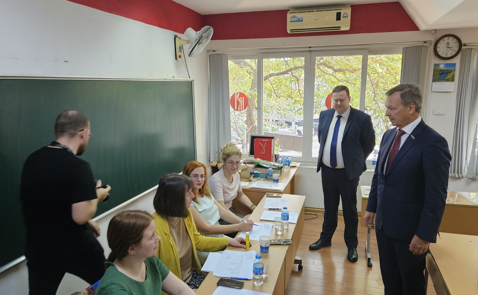 Сенаторы ознакомились с деятельностью Центра русского языка им. А.С. Пушкина