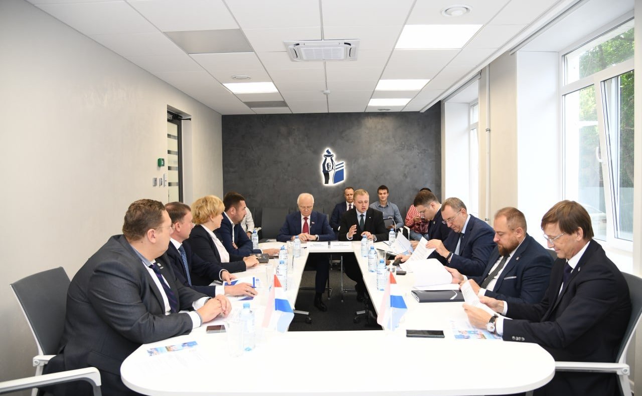 Фарит Мухаметшин принял участие в заседании «Клуба экспортеров Самарской области»