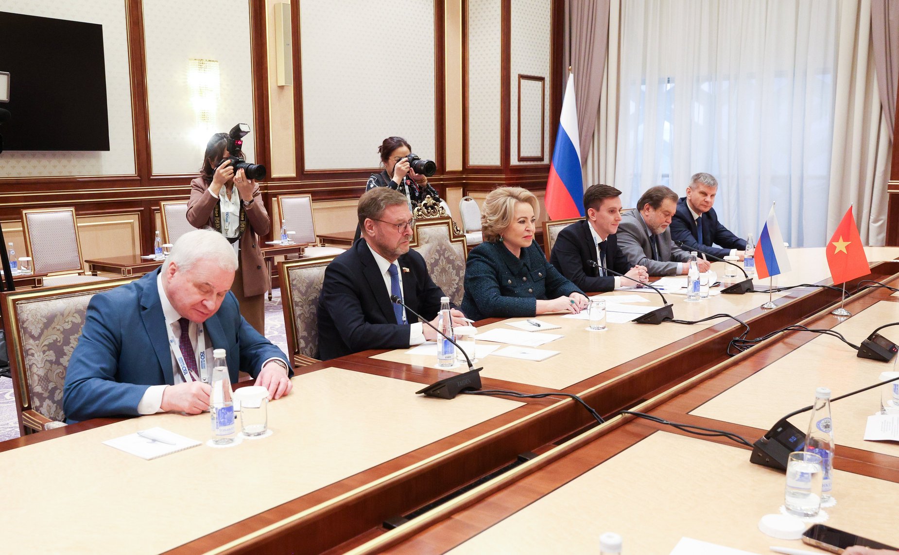 Председатель Совета Федерации Валентина Матвиенко провела встречу с Председателем Национального собрания Социалистической Республики Вьетнам Чан Тхань Маном