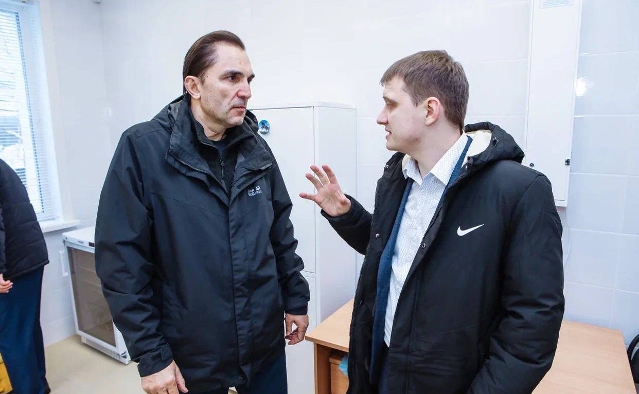 Андрей Хапочкин принял участие в открытии фельдшерско-акушерского пункта в селе Углезаводское Долинского района