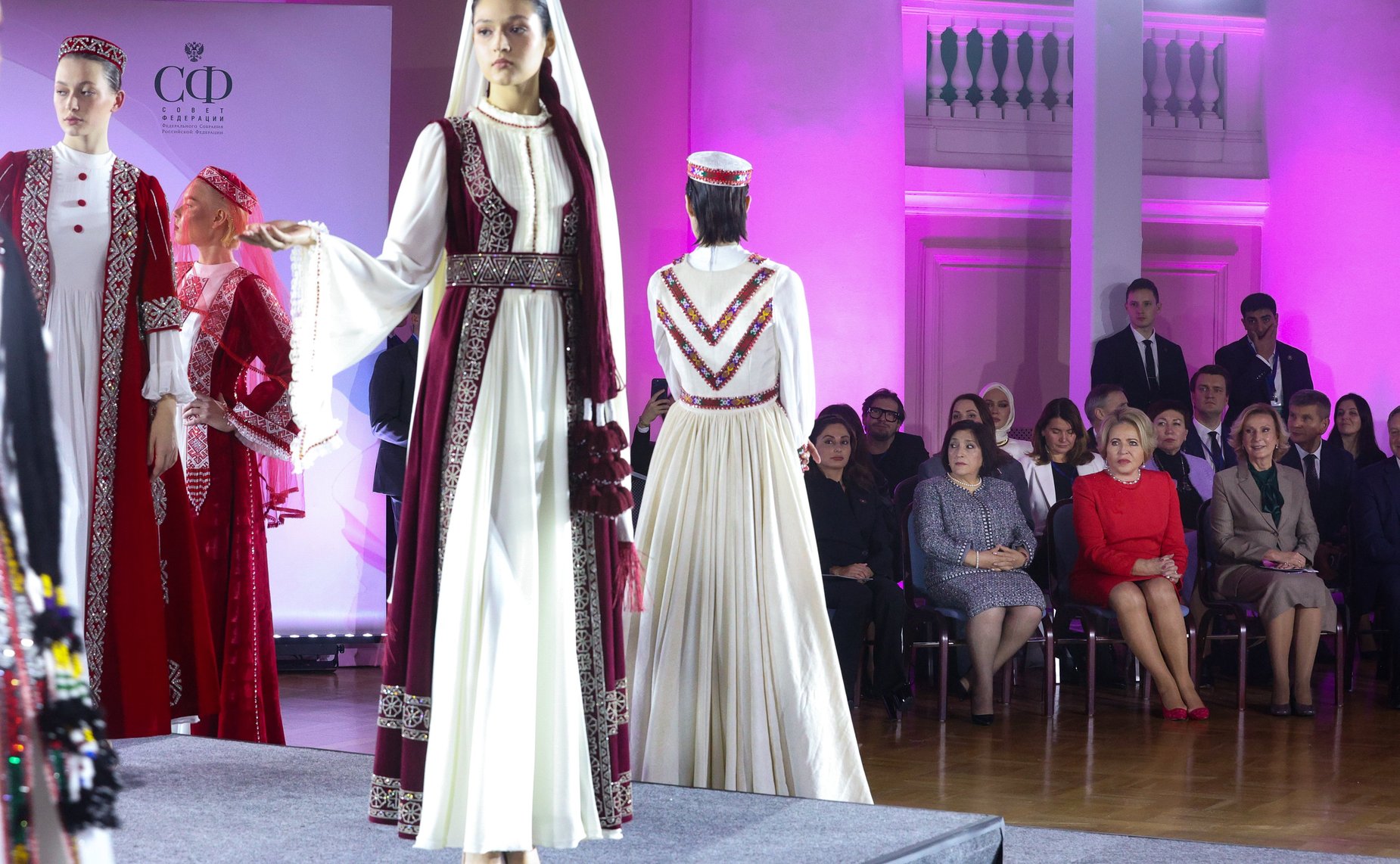 Валентина Матвиенко посетила показ коллекций дизайнеров из стран СНГ. III международный форум «Содружество моды»