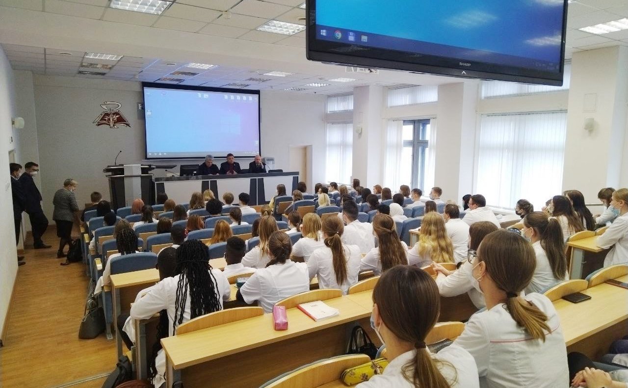 Вячеслав Тимченко и Виктор Бондарев посетили Кировский государственный медицинский университет