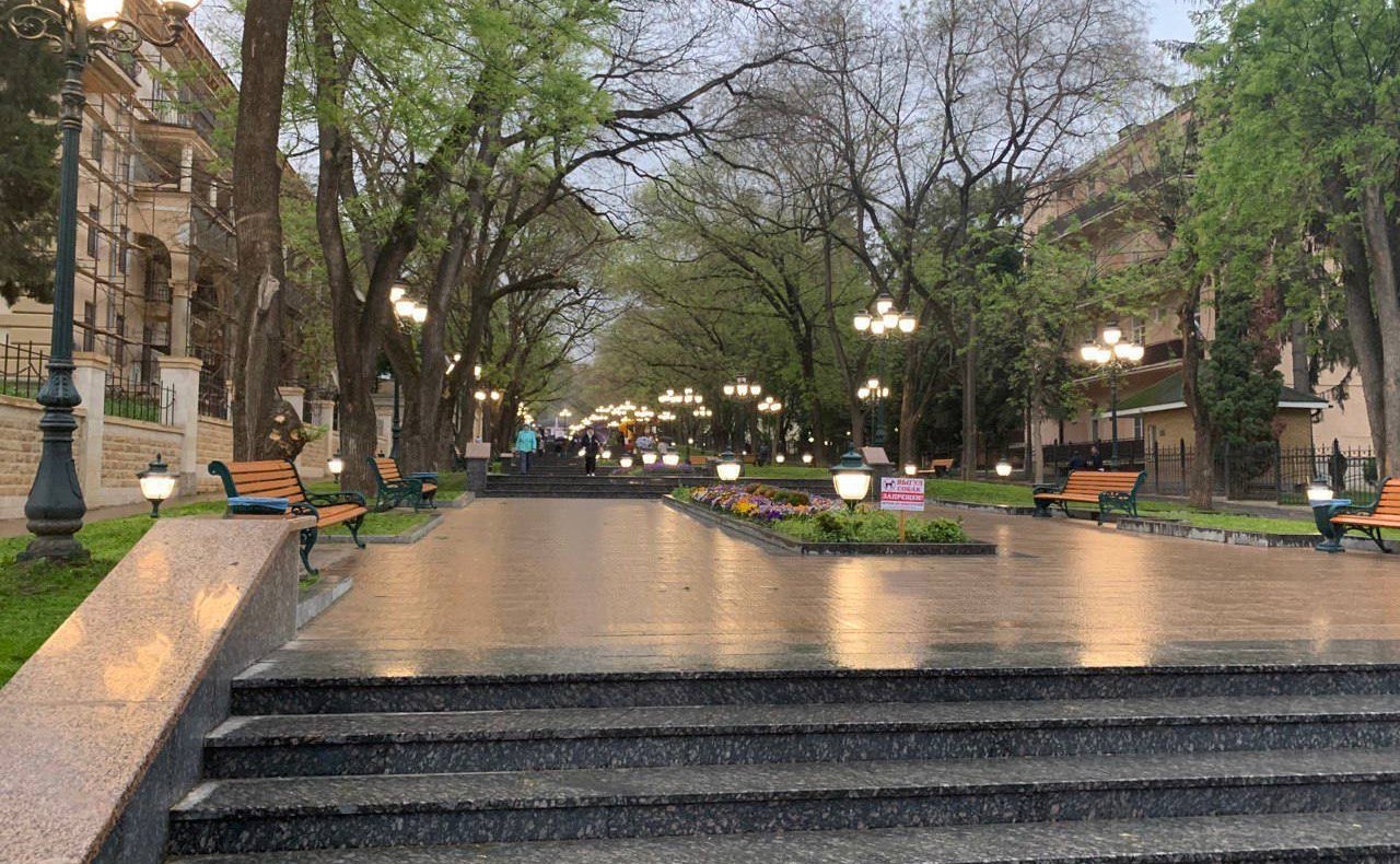 Анатолий Артамонов ознакомился с ходом строительства и реконструкции ряда социальных объектов