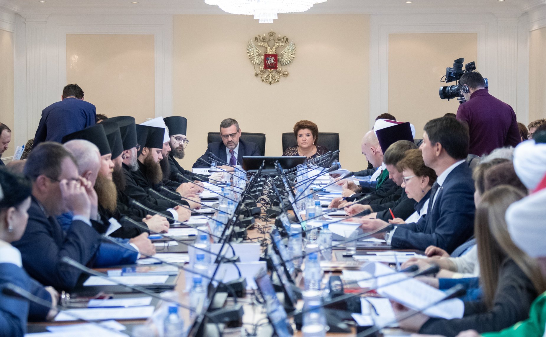 «Круглый стол» в рамках VIII Рождественских парламентских встреч в СФ. Общественное-государственное партнерство в продвижении просветительских инициатив, направленных на сохранение наследия Великой Победы: роль СМИ