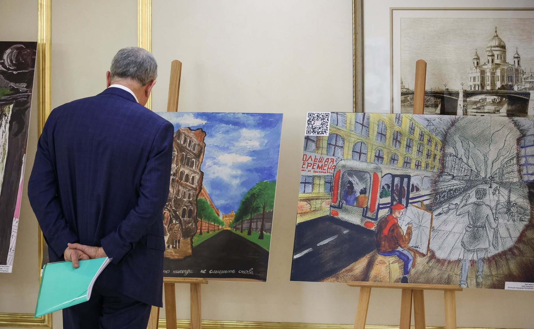 В Совете Федерации открылась выставка картин победителей конкурса детского рисунка, посвященного 80-летию прорыва блокады Ленинграда «Жизнь, деленная на граммы»