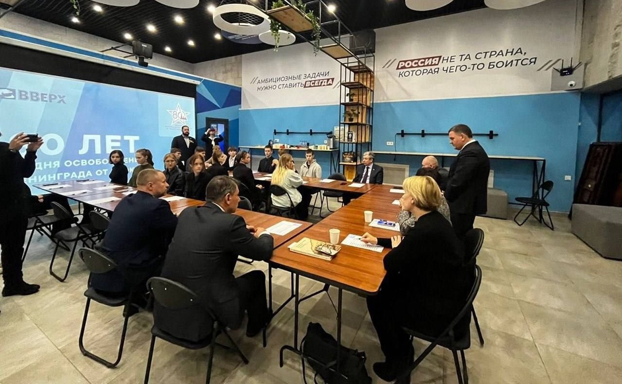 Сергей Перминов в День Ленинградской Победы поздравил земляков, принял участие в памятных мероприятиях