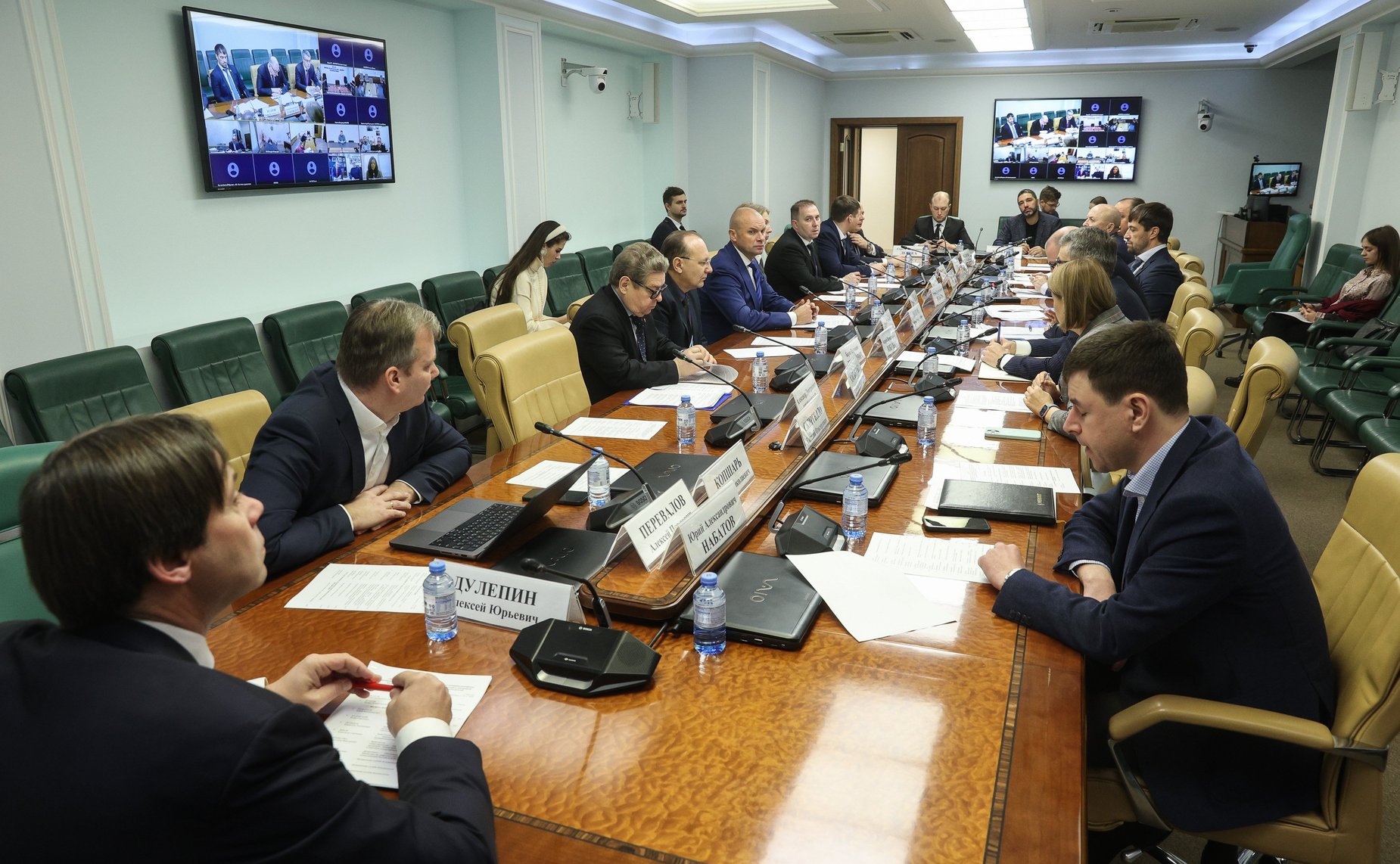 Круглый стол Комитета СФ по экономической политике «О механизмах поддержки российских компаний, работающих в отрасли информационных технологий и электронной промышленности, отечественных разработчиков и производителей программно-аппаратных комплексов»